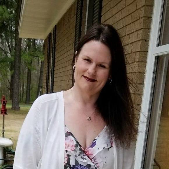 Meet your Posher, Lesley - Picture 1 of 1